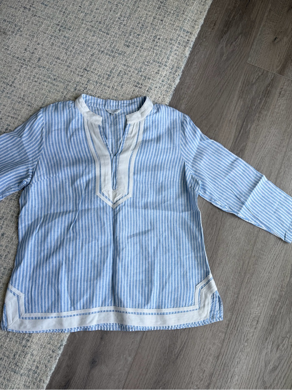 Crown & Ivy Striped Light Blue & White Split-Neck Tunic Coastal Nantucket - Picture 1 of 6